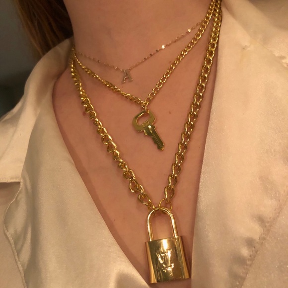 LOUIS VUITTON LOCK Necklace/Choker - Picture 6 of 8